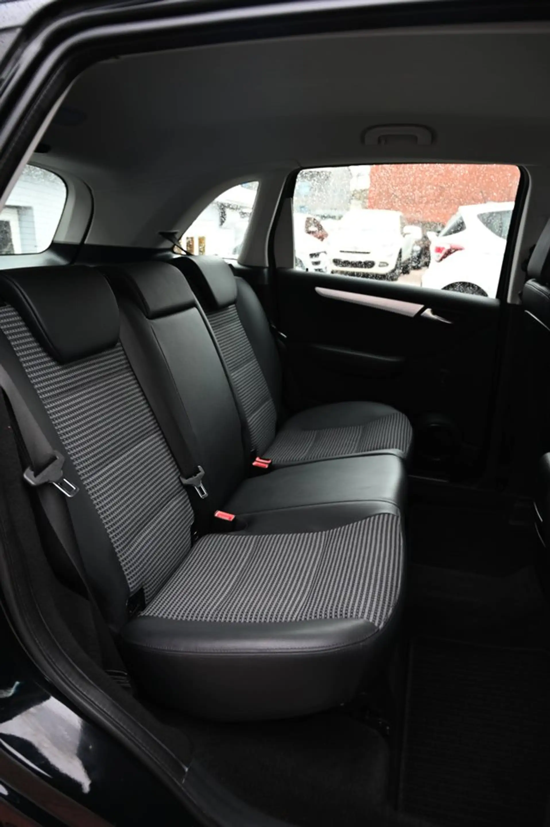 Mercedes-Benz B 150 Sport-Paket Tüv07.2027*2xSHZ*Leder*Klima* — photo 11