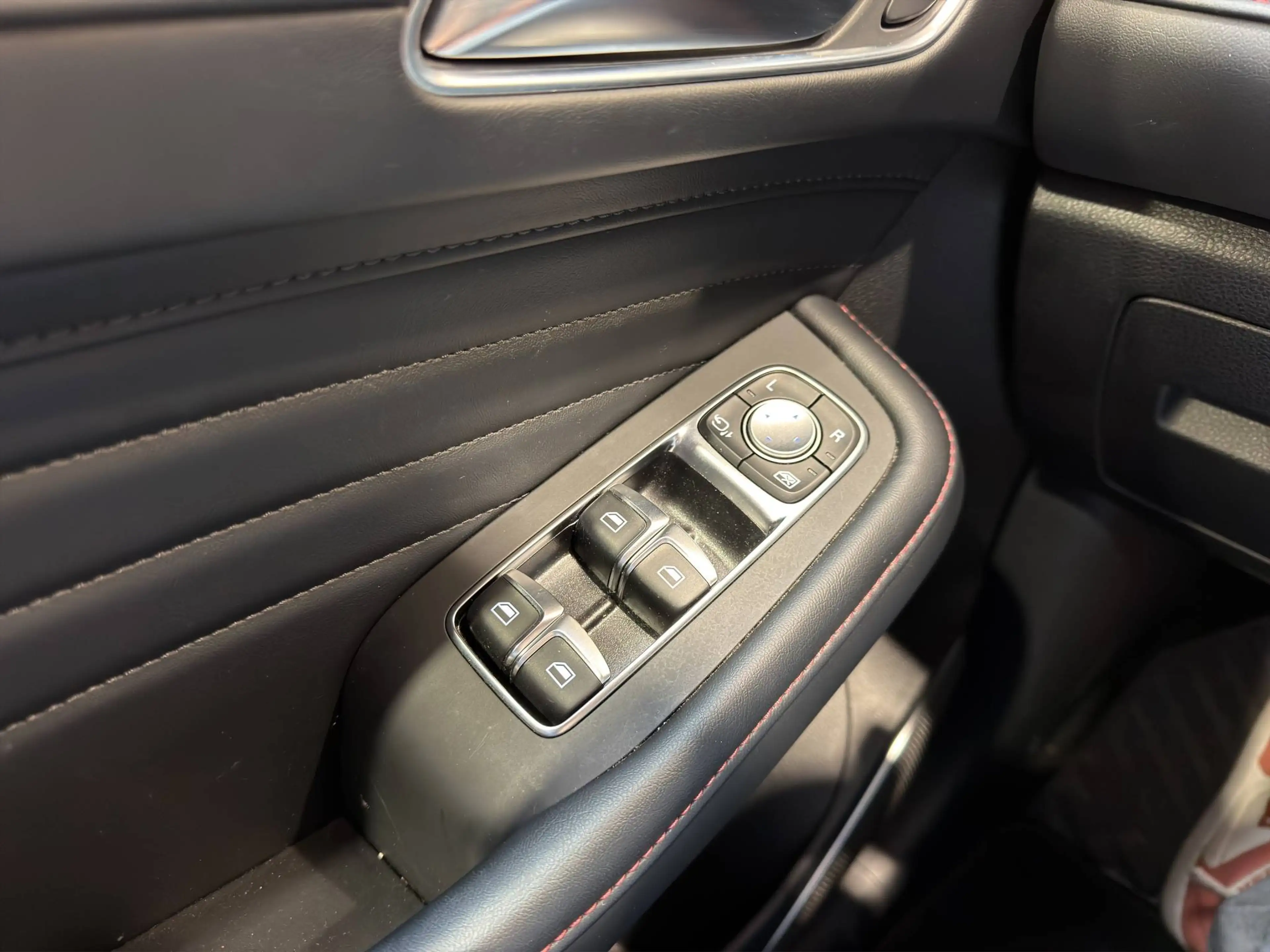 MG EHS EHS PHEV 1.5 Turbo Luxury (190 kW) — photo 12