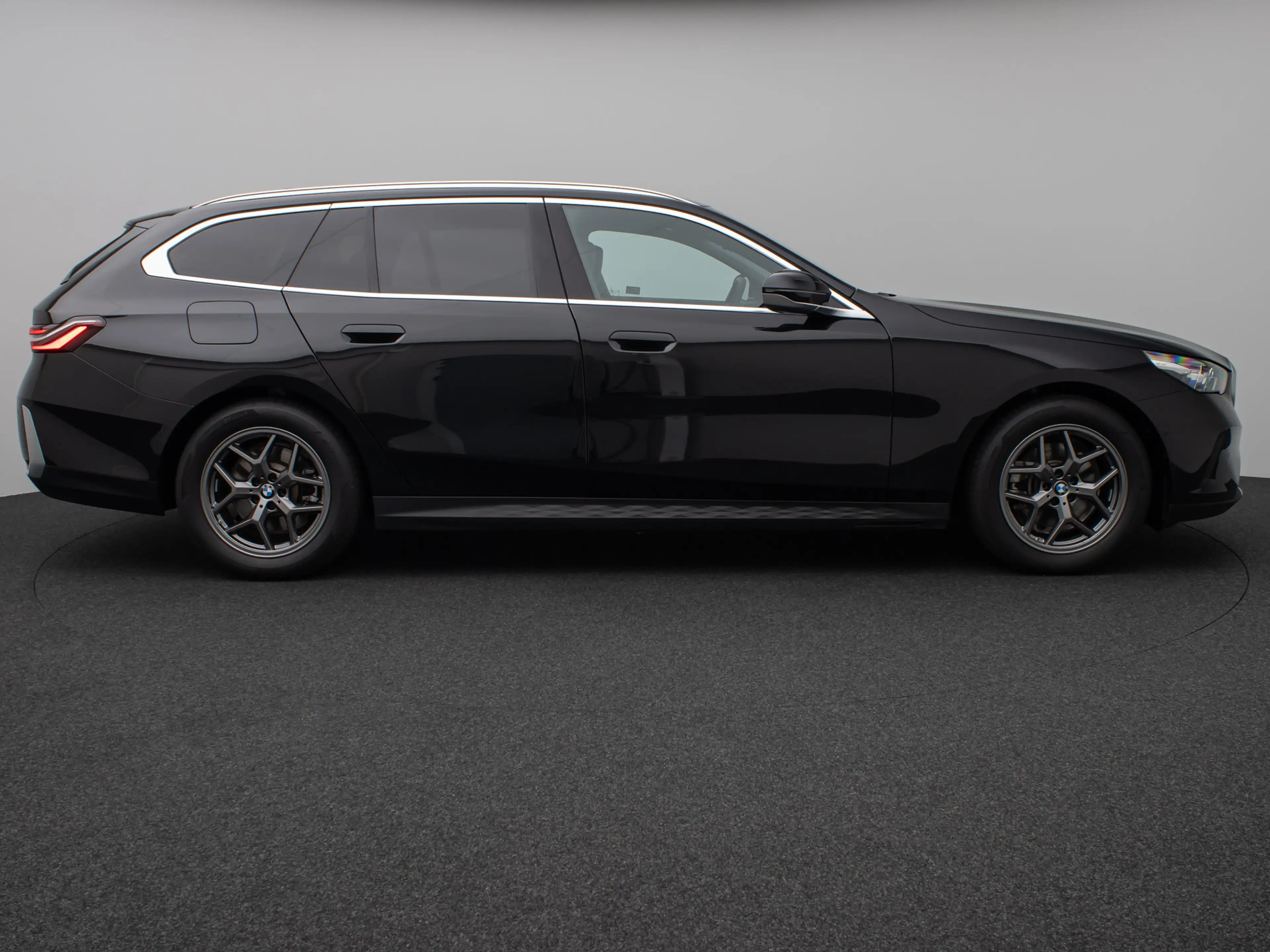 BMW 520 Kamera DAB H K Leder AdaptivLED Alarm Sport — photo 5