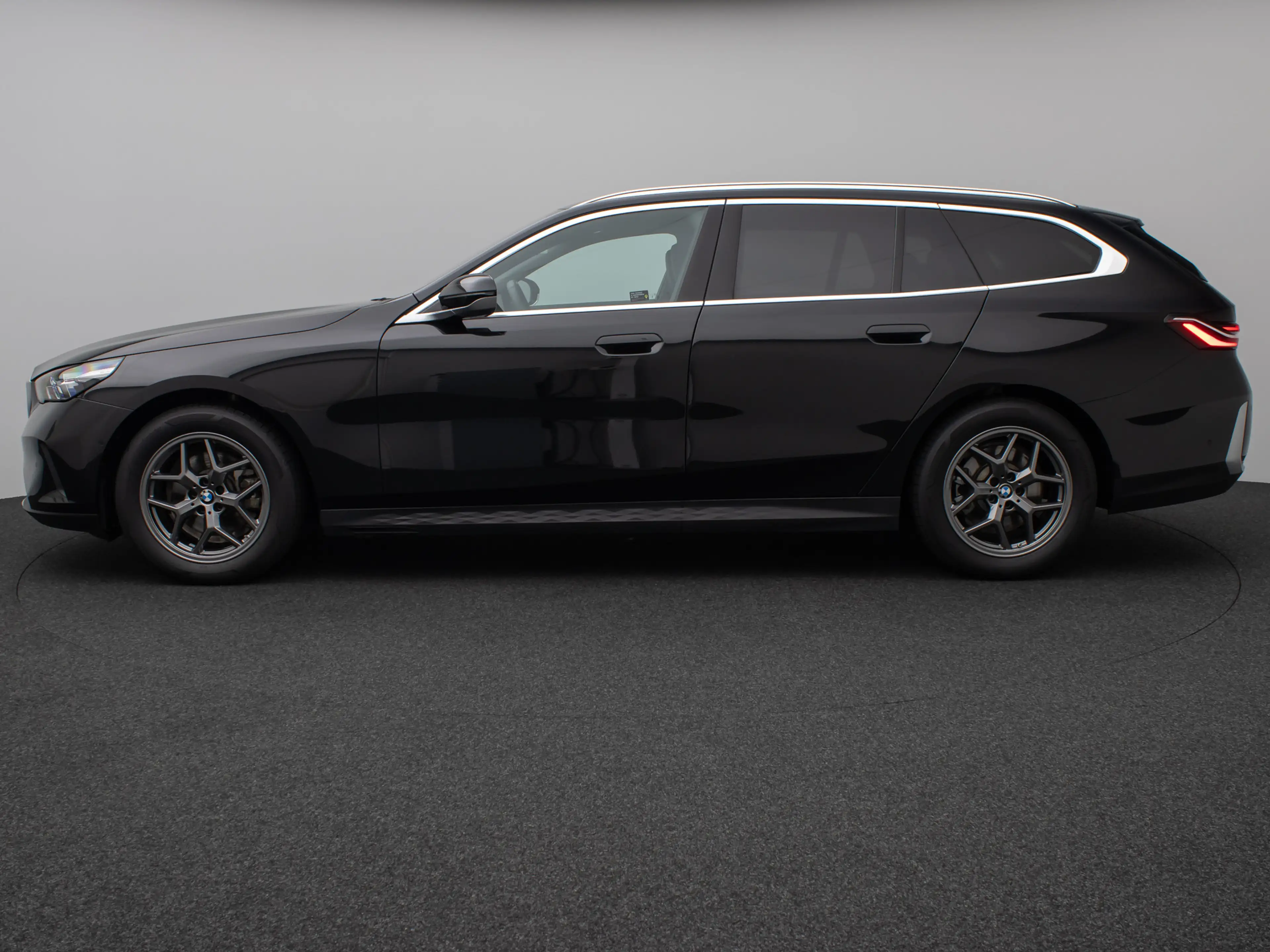 BMW 520 Kamera DAB H K Leder AdaptivLED Alarm Sport — photo 11