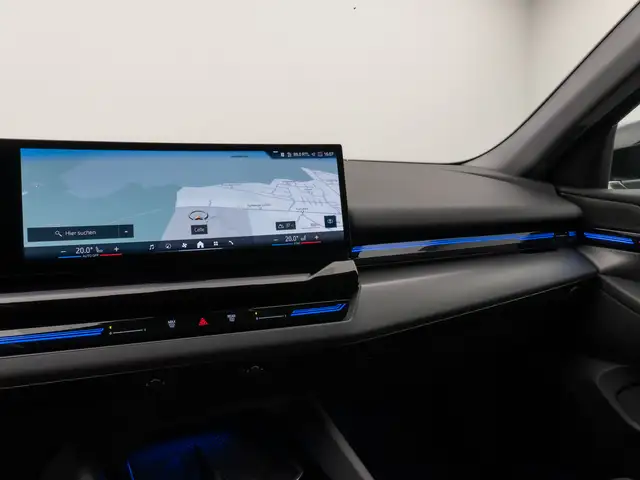 BMW 5 Series view 21