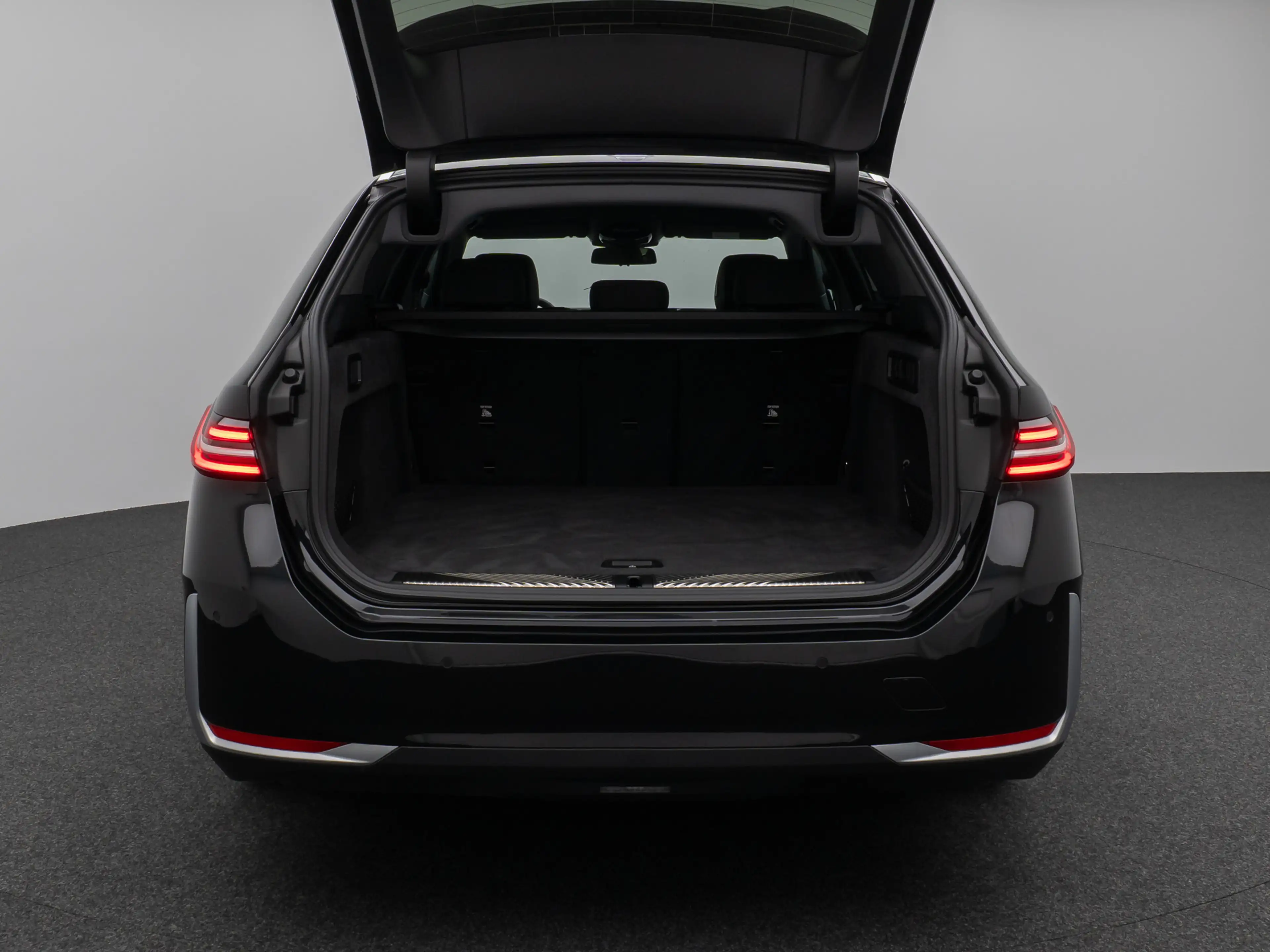BMW 520 Kamera DAB H K Leder AdaptivLED Alarm Sport — photo 13