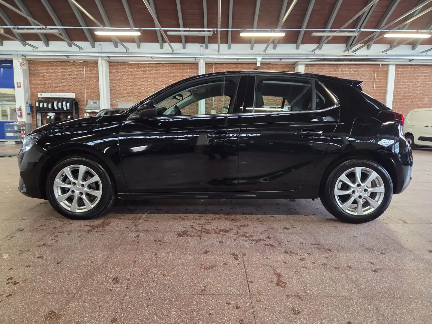 Opel Corsa 1.2 Elegance S&S - 2