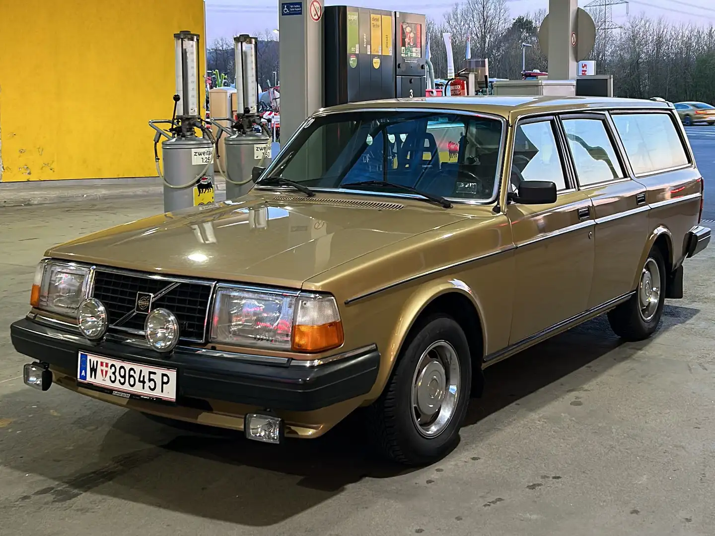 Volvo 245 GL Or - 2