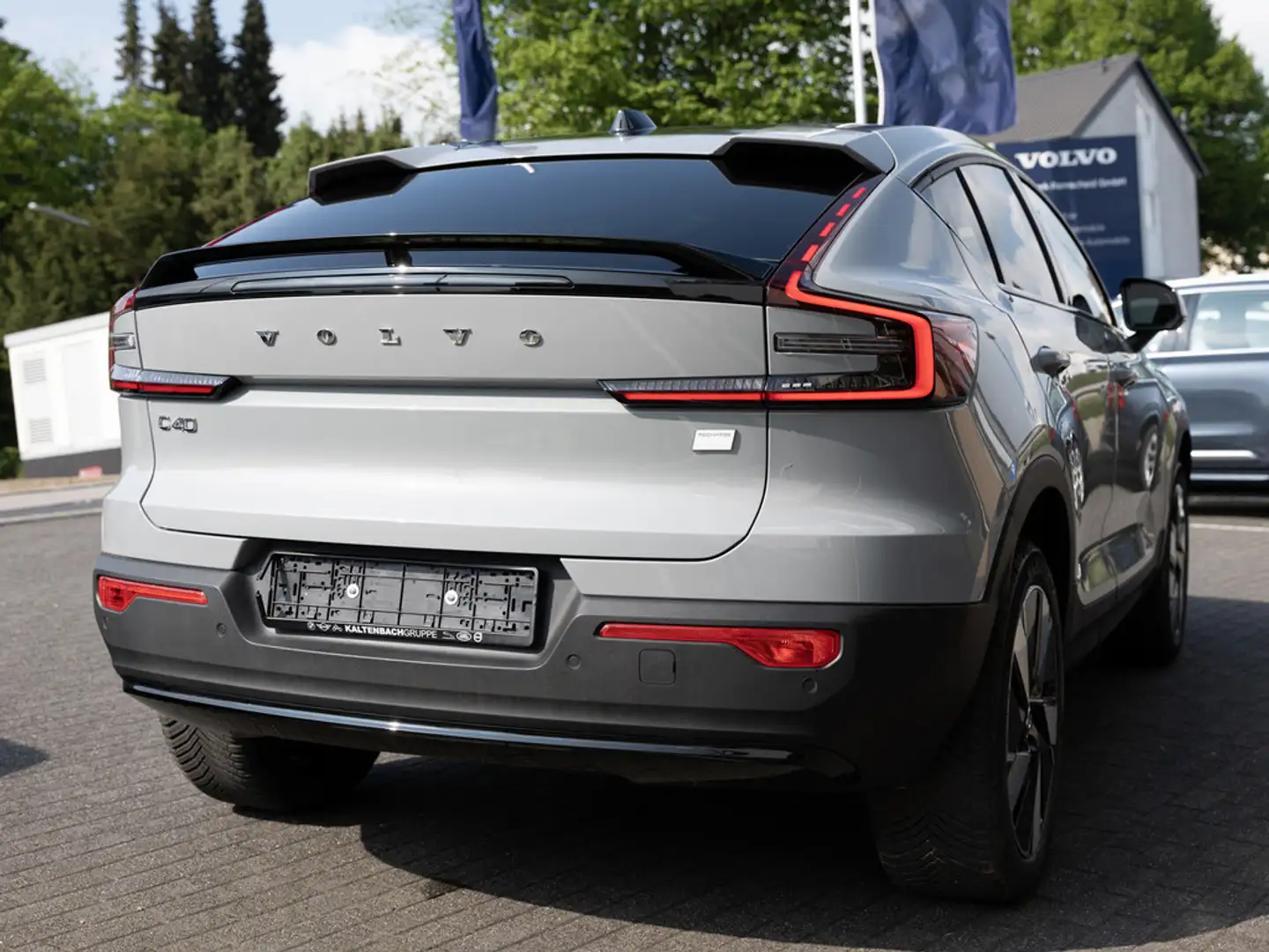 Volvo C40 Single Motor Ext. Range Plus SHZ LED PANO Gri - 2