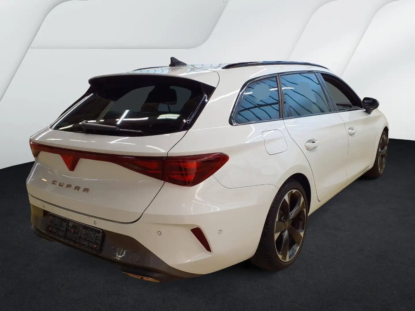CUPRA Leon Sportstourer 1.5 e-Hybrid DSG AHK+GJR+RKAM Klima Weiß - 2
