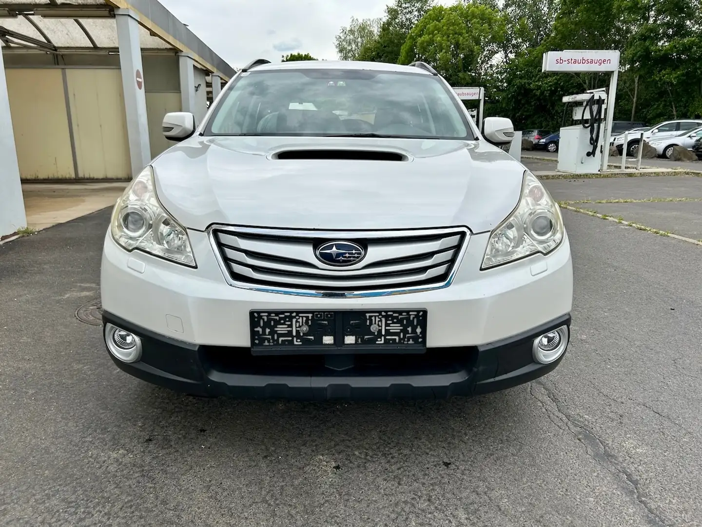 Subaru OUTBACK Outback Comfort Touring Wagon 2,0 D AWD Weiß - 2