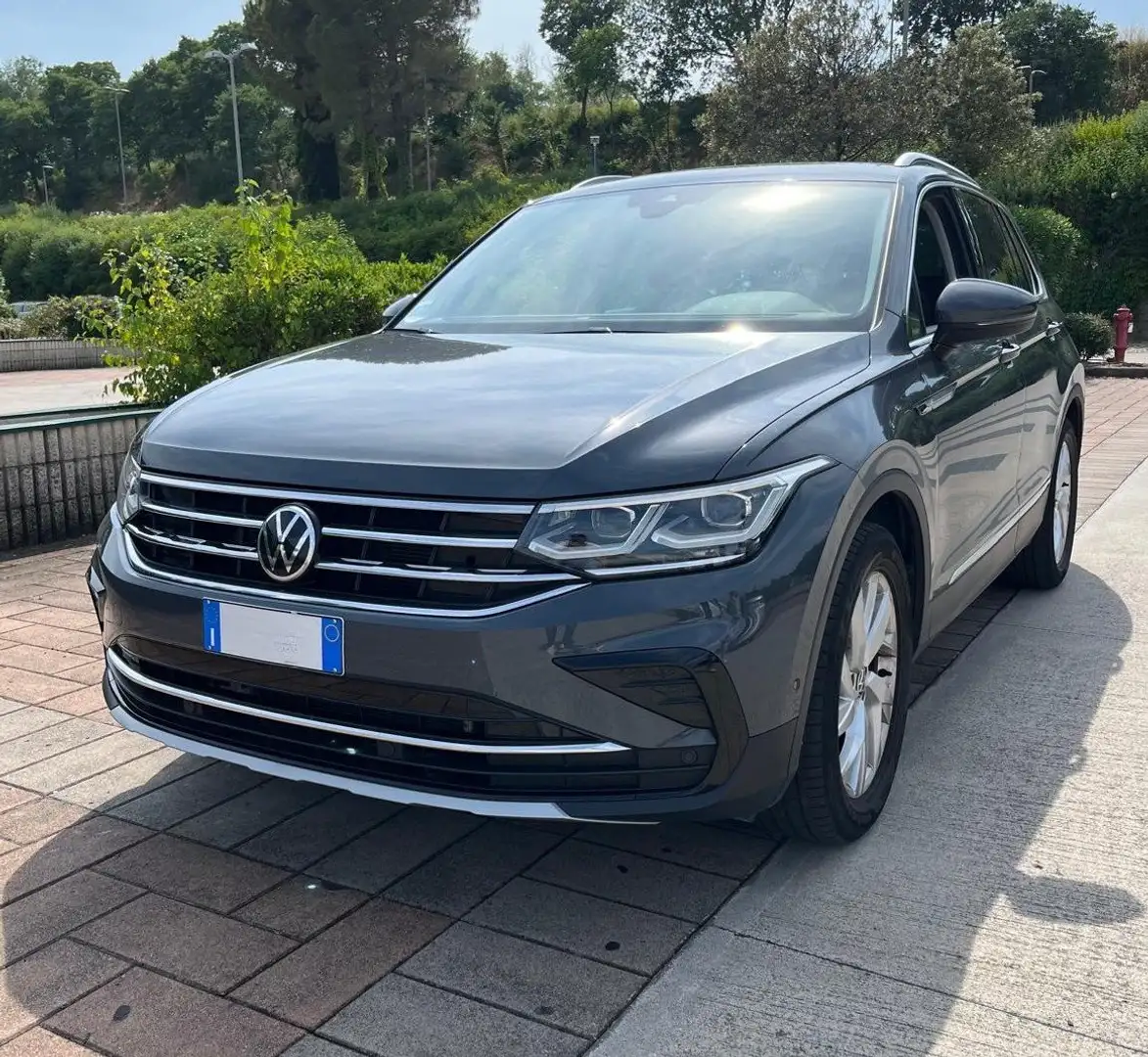 Volkswagen Tiguan Tiguan II 2021 2.0 tdi Elegance 150cv dsg Grigio - 1