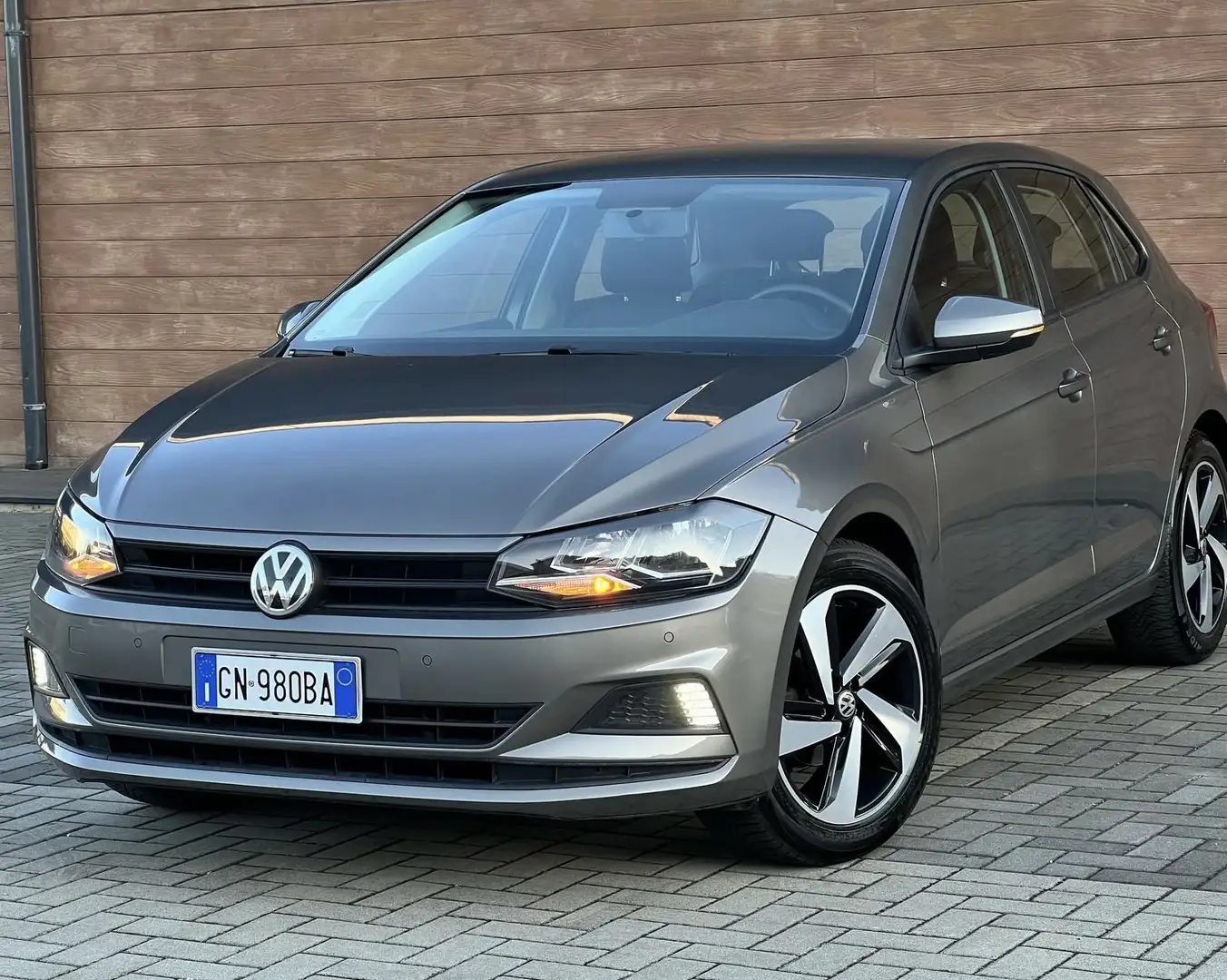 Volkswagen Polo 5p 1.0 tsi bm Highline 110cv - 1