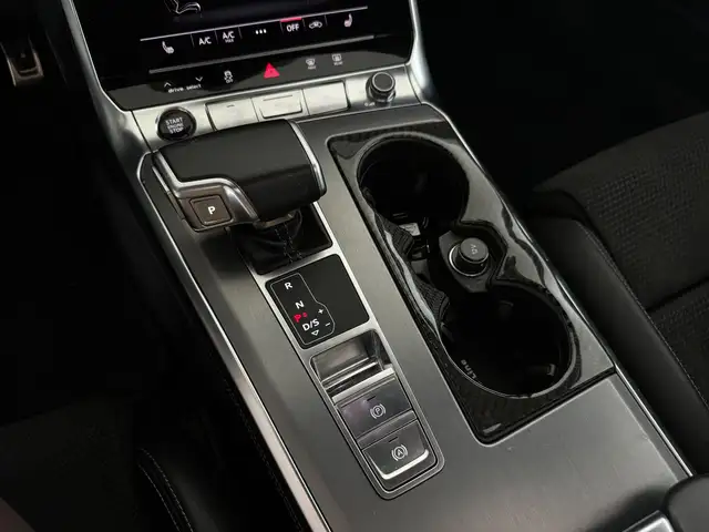 Audi A6 view 16