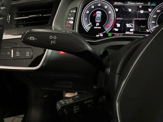 Audi A6 view 12