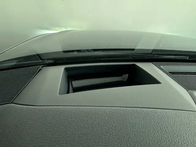 Audi A6 view 13