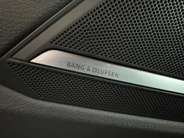 Audi A6 view 14