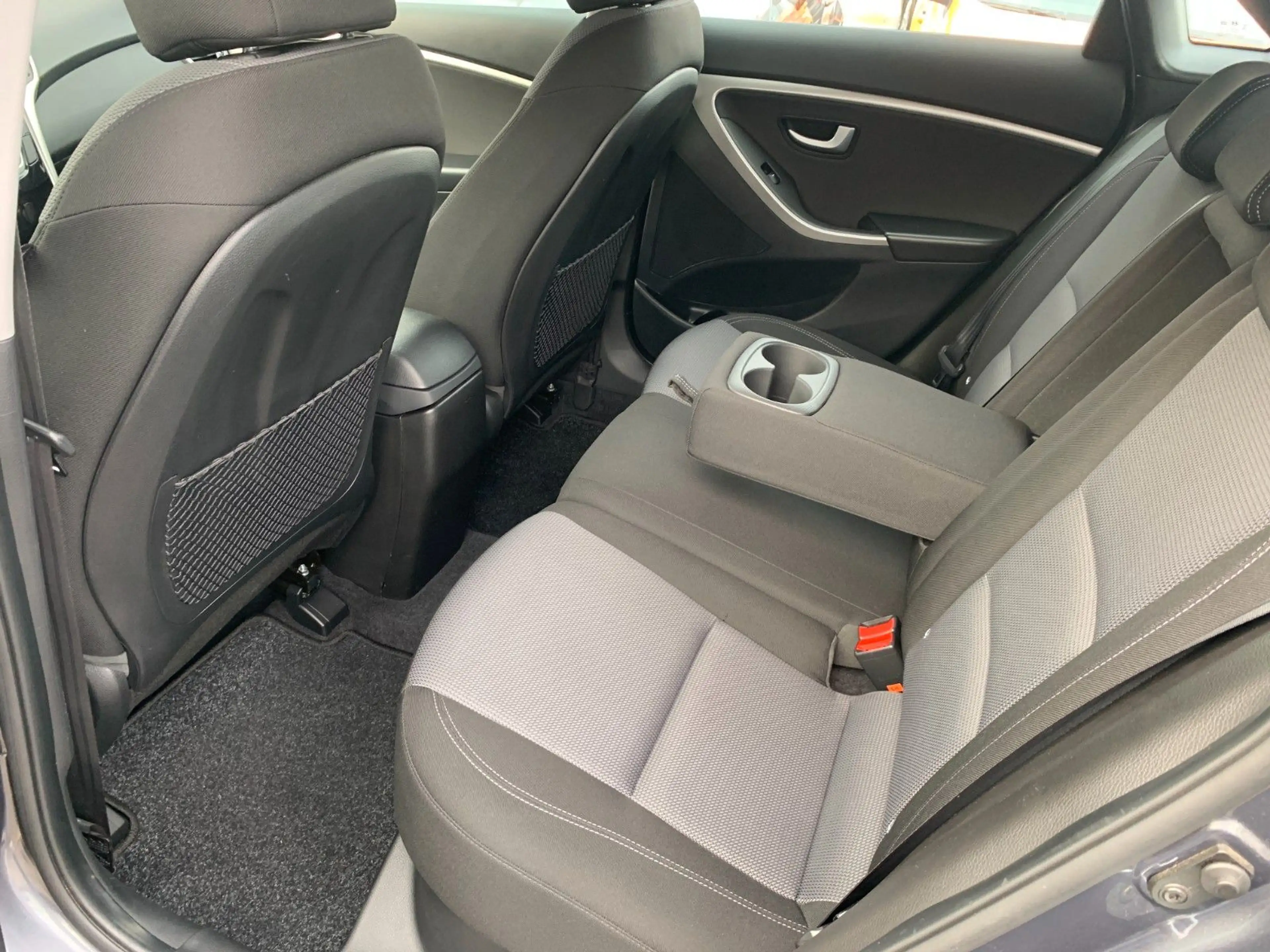 Hyundai i30 YES!*Klima*Cam*Navi*1 Hand* — photo 15