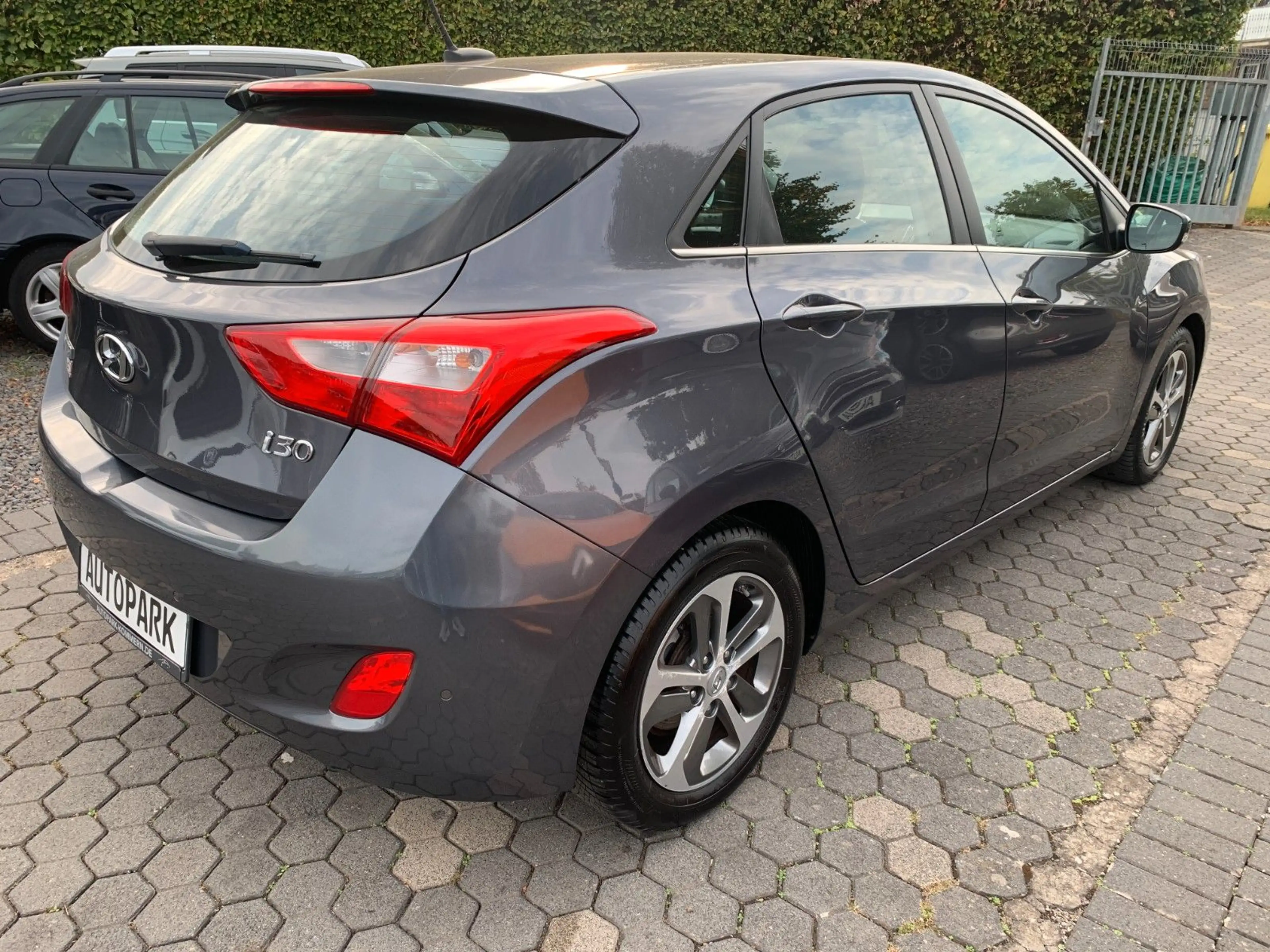 Hyundai i30 YES!*Klima*Cam*Navi*1 Hand* — photo 8