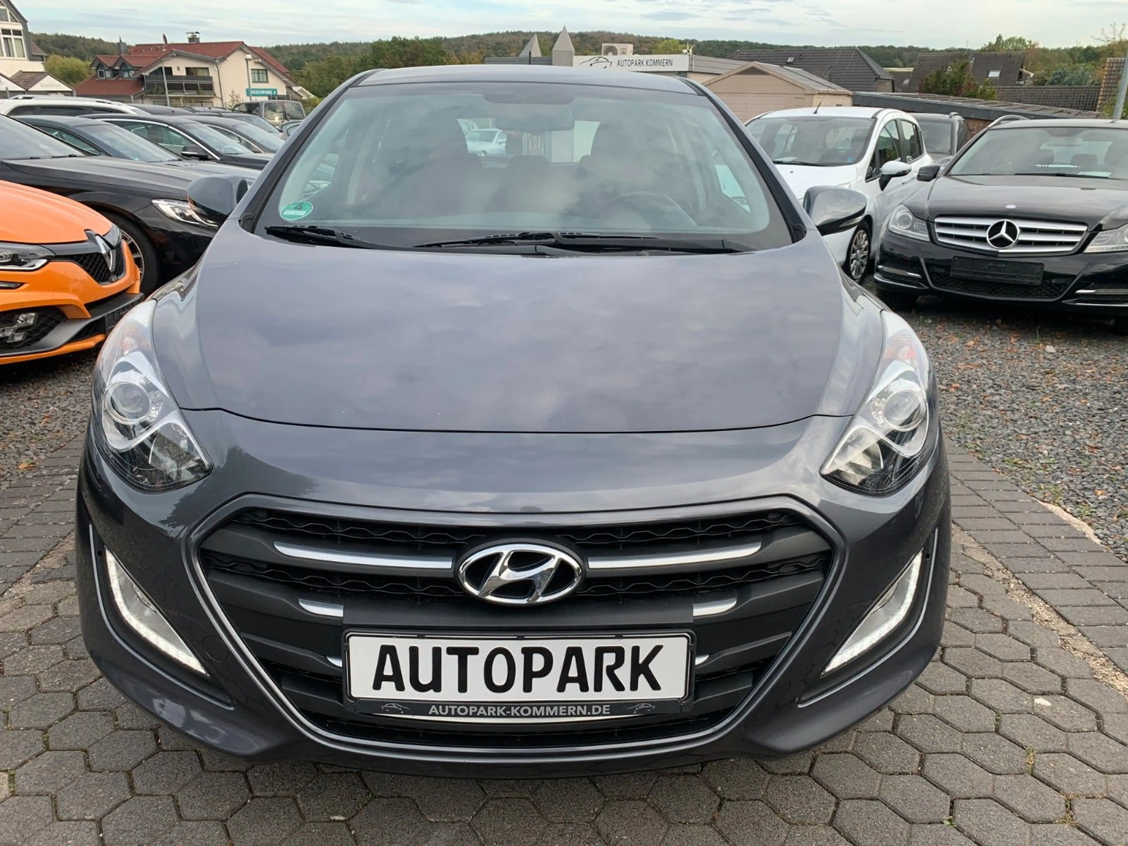 Hyundai i30 YES!*Klima*Cam*Navi*1 Hand* — photo 2