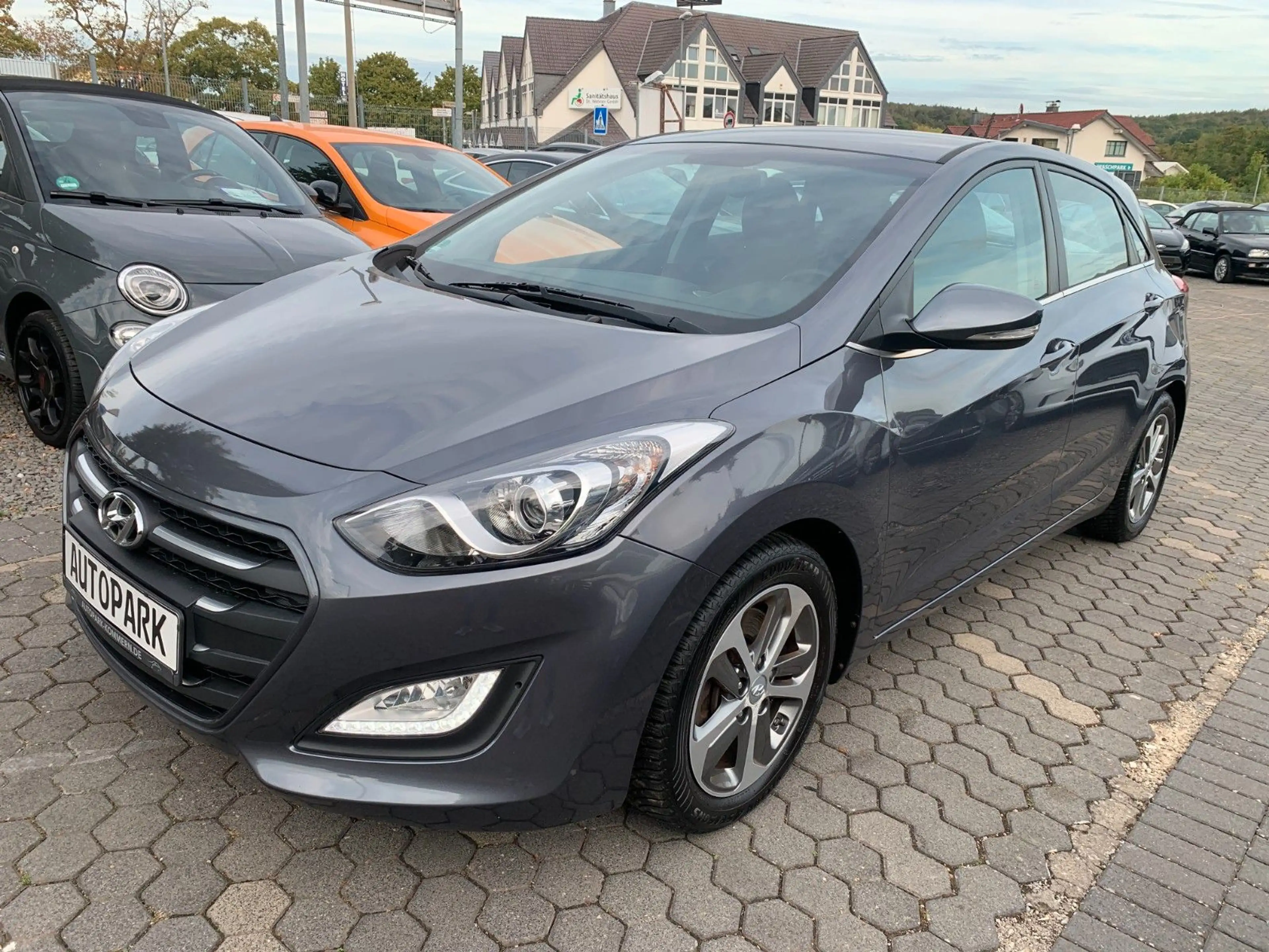 Hyundai i30 YES!*Klima*Cam*Navi*1 Hand*