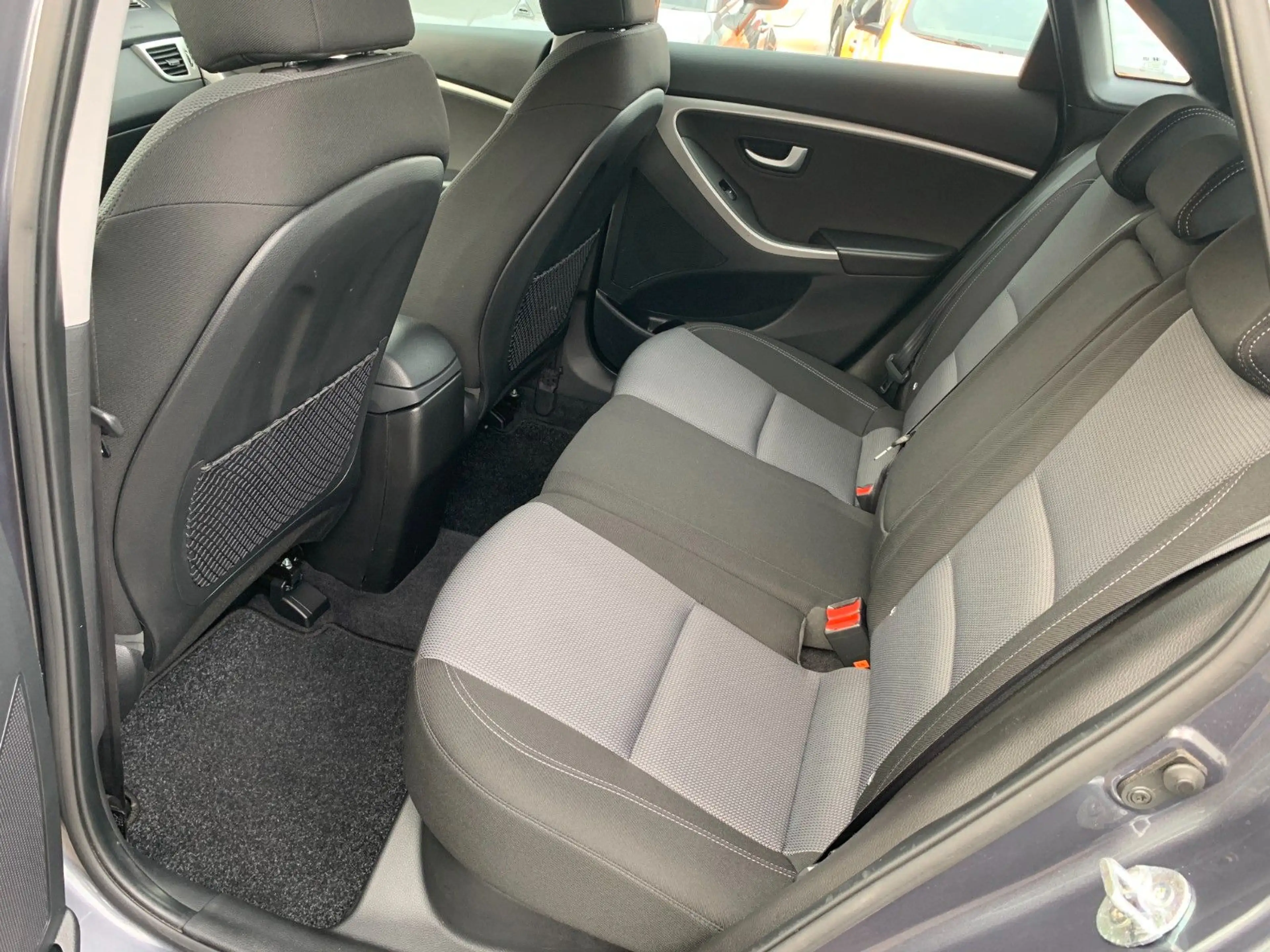 Hyundai i30 YES!*Klima*Cam*Navi*1 Hand* — photo 14