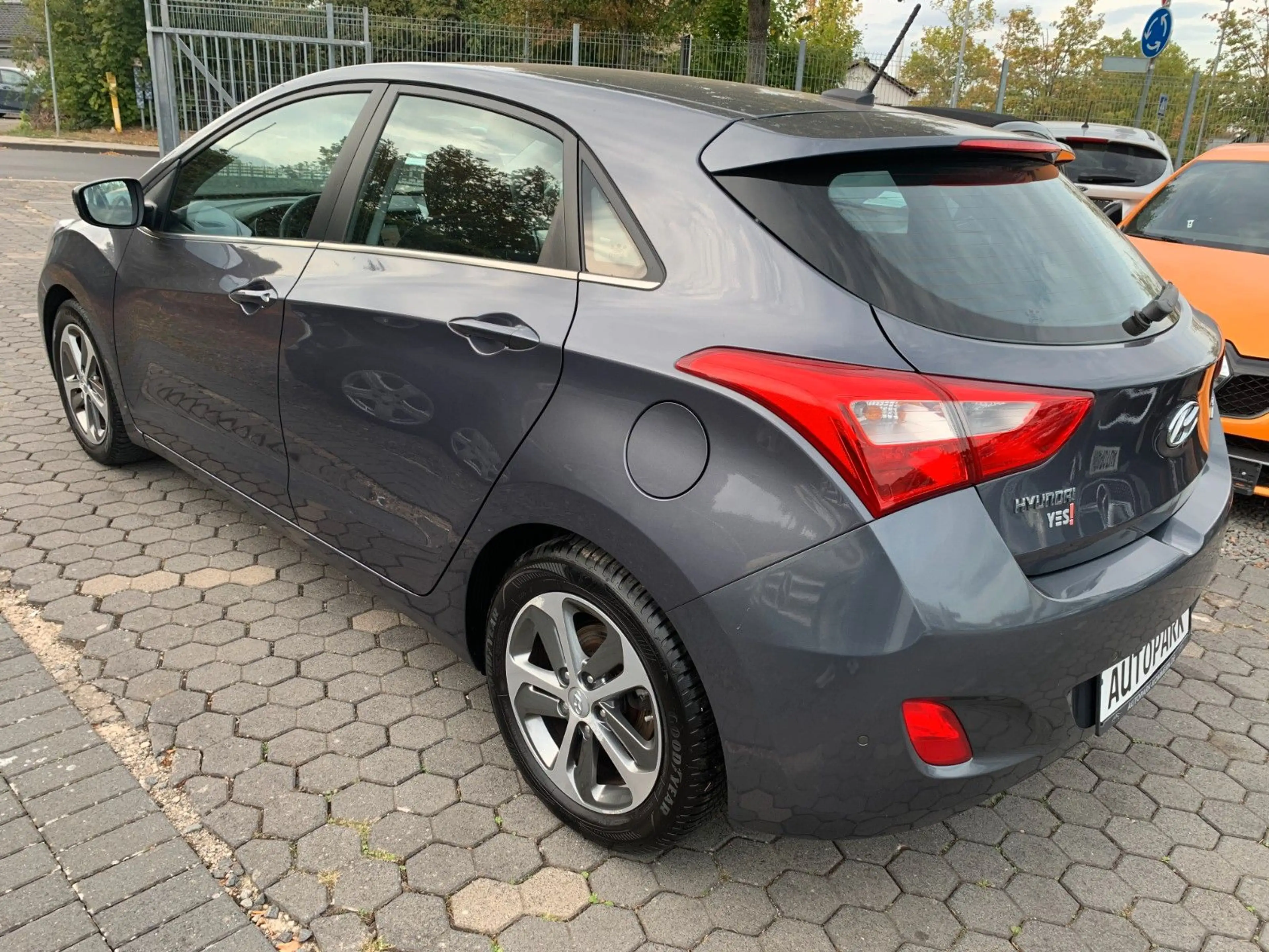 Hyundai i30 YES!*Klima*Cam*Navi*1 Hand* — photo 12