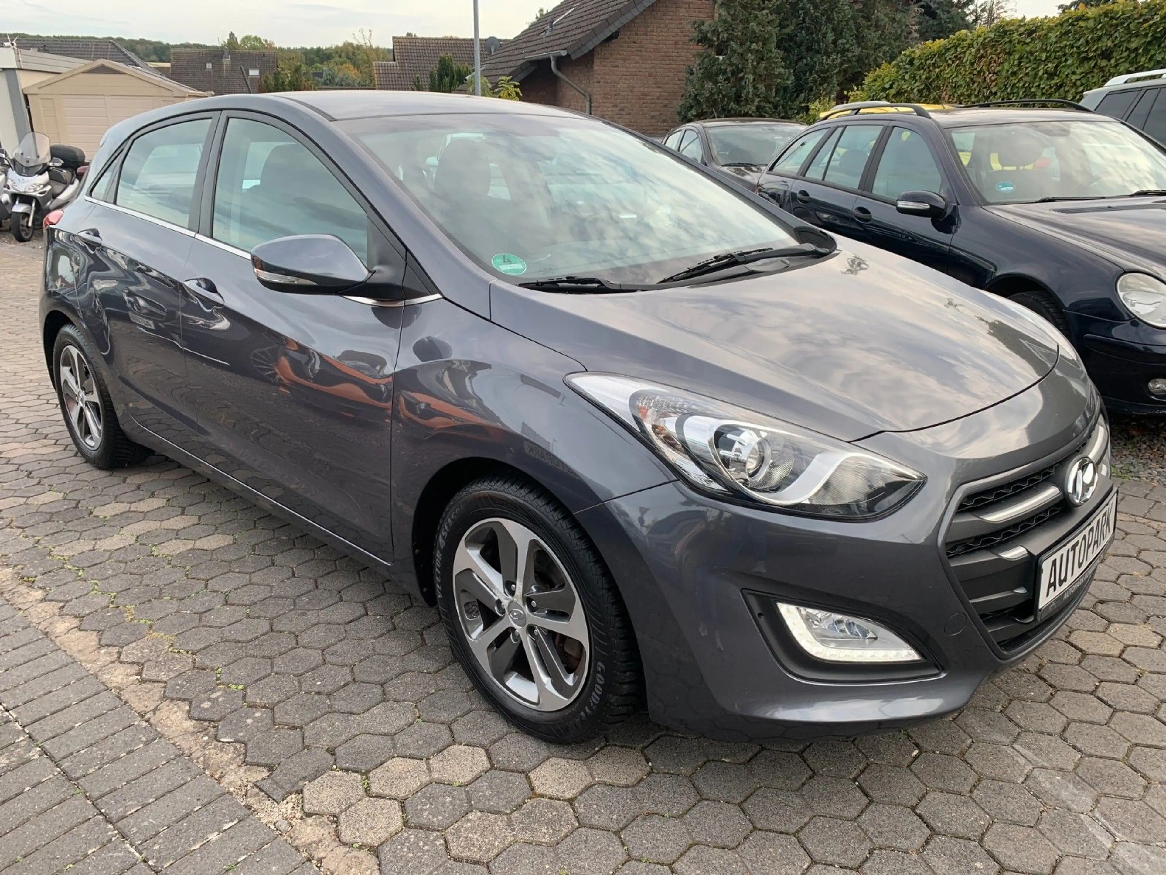 Hyundai i30 YES!*Klima*Cam*Navi*1 Hand* — photo 3