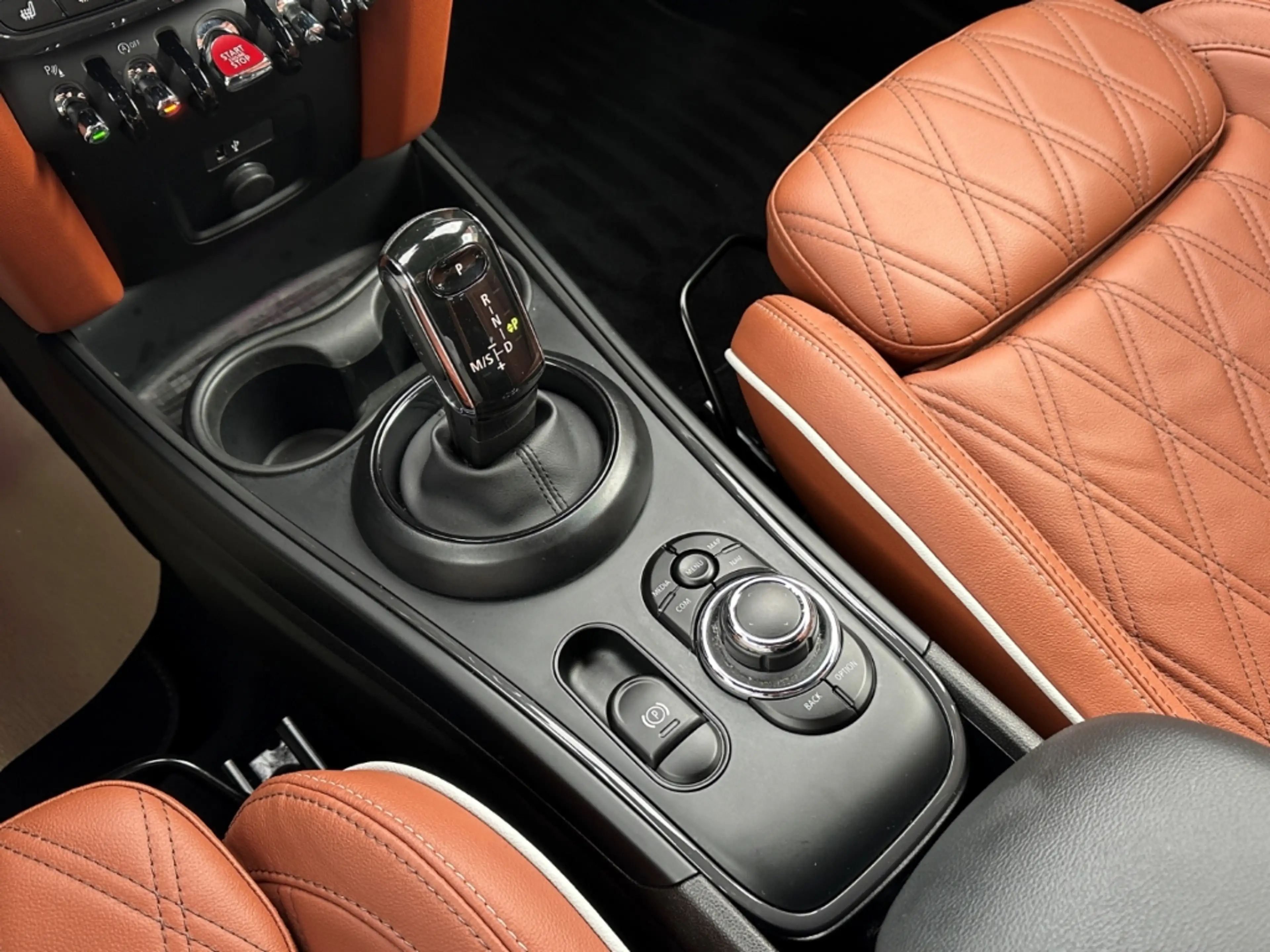 MINI Cooper S Countryman ALL4 HUD ACC CHESTER KAMERA — photo 13