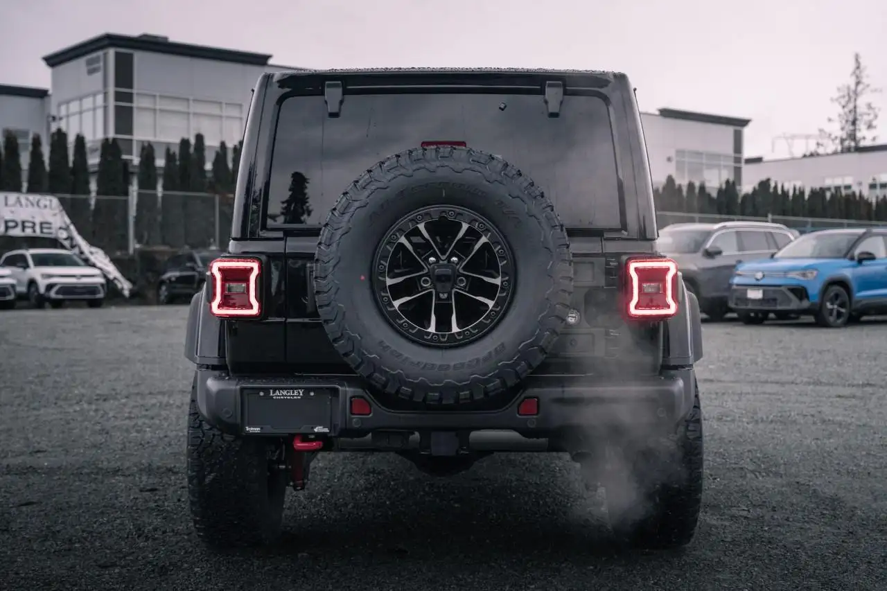 Jeep Wrangler снимка Jeep Wrangler