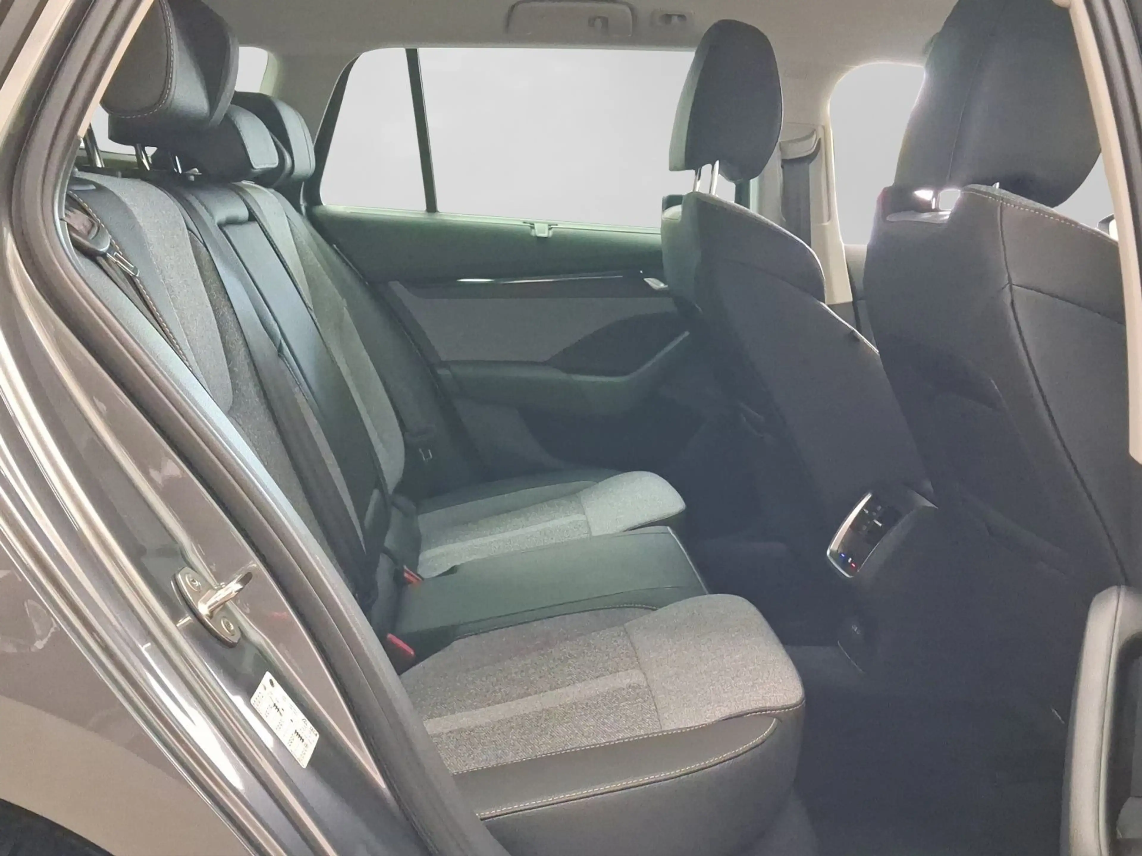 Skoda Octavia Combi 2.0 TDI DSG TOUR MATRIX LM17 CANTO — photo 6