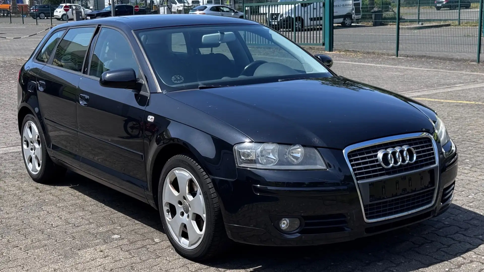 Audi A3 1.6 FSI Ambition Sitzheizung, KLIMAAUTOMATIK, PDC Schwarz - 2