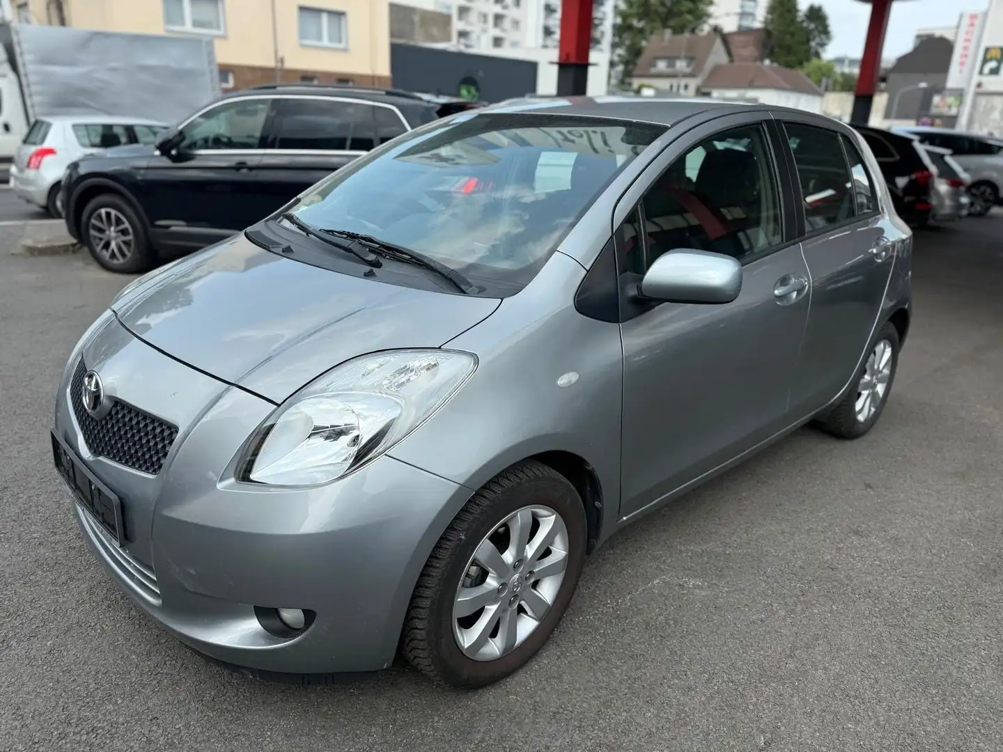 Toyota Yaris Team*Klima*E Fenster*Allwetterreifen Argent - 1
