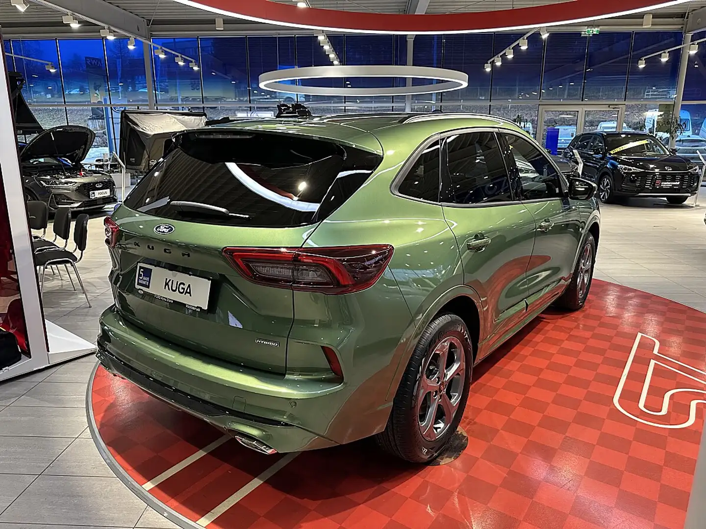 Ford Kuga 2,5 Duratec FHEV ST-Line X Aut. Grün - 2