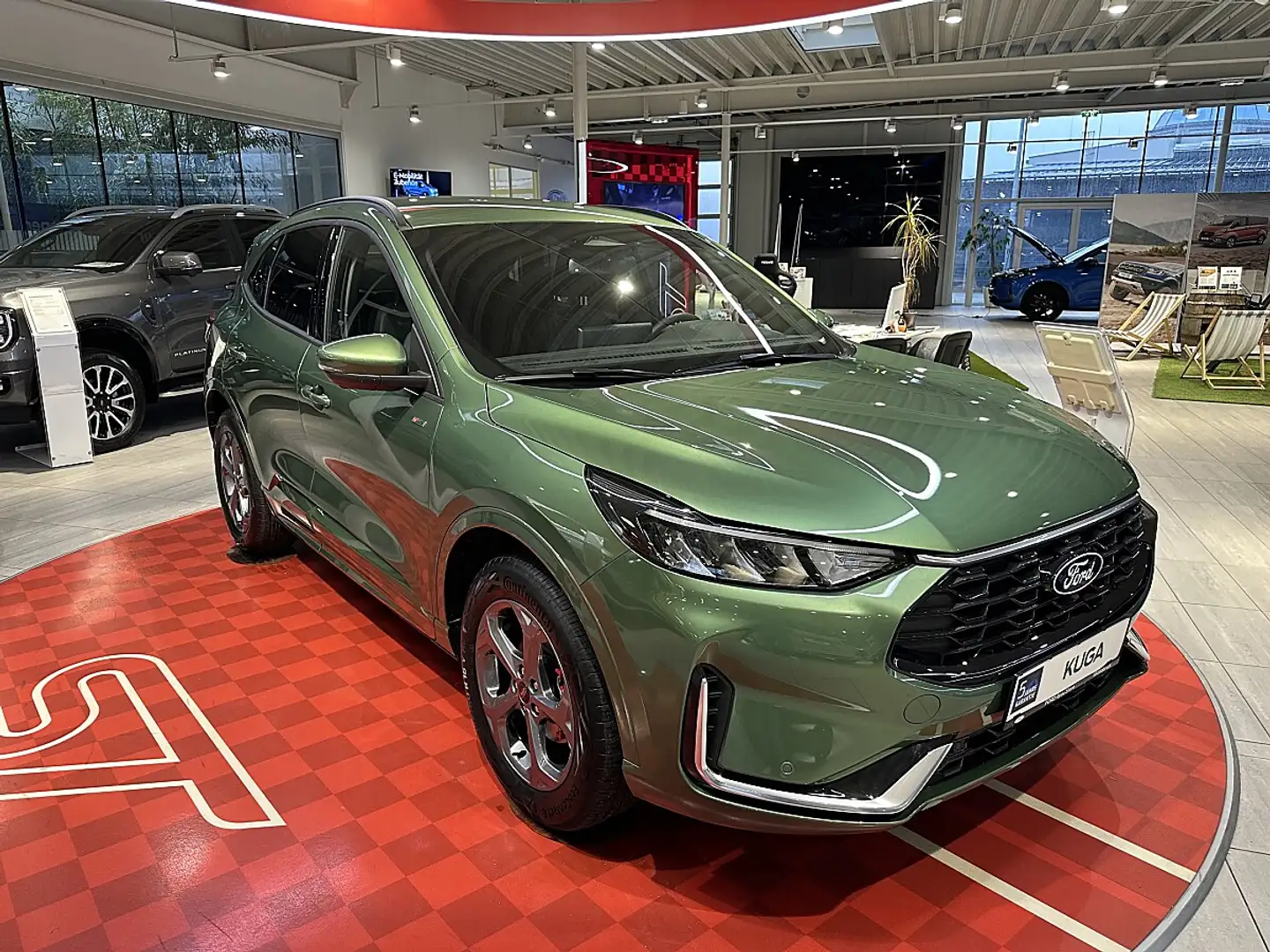 Ford Kuga 2,5 Duratec FHEV ST-Line X Aut. Grün - 1