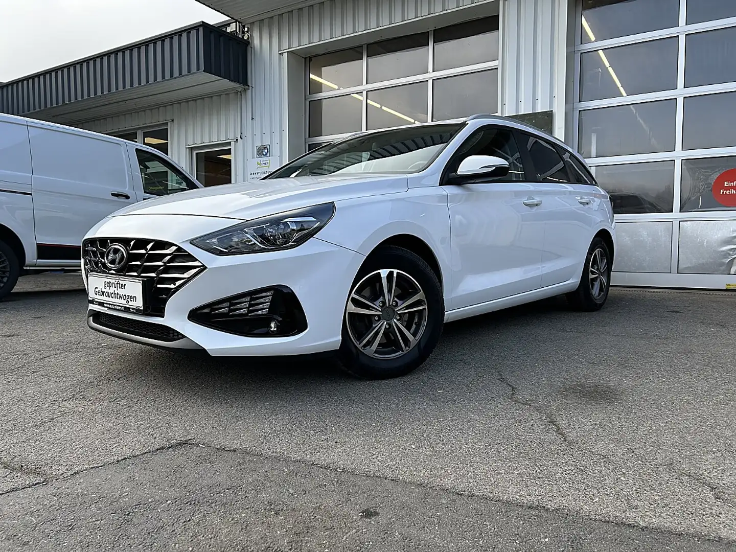 Hyundai i30 CW 1,0 T-GDI i-Line Plus Weiß - 1