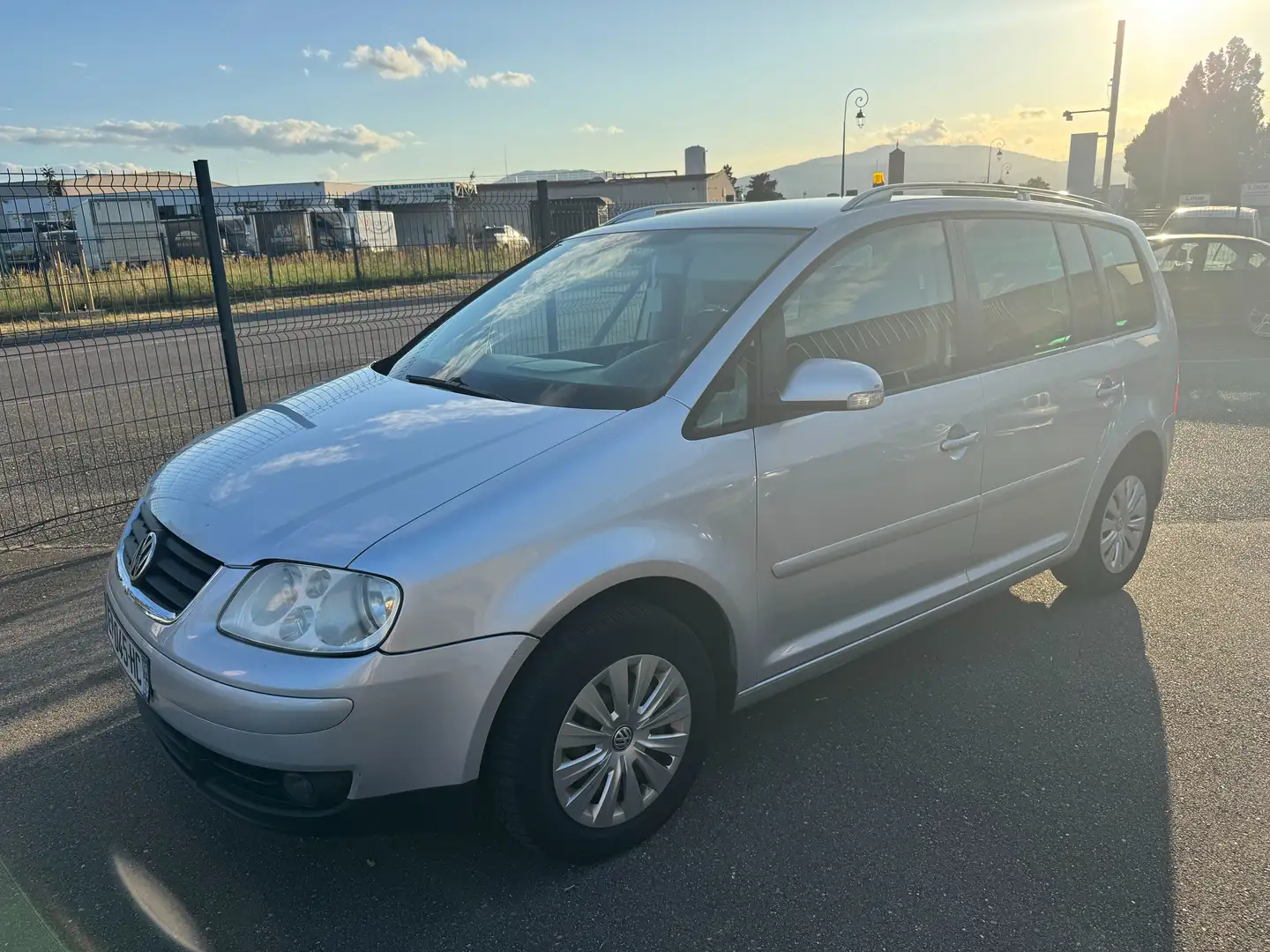 Volkswagen Touran Touran TDI 136 Confort 5pl Gris - 2