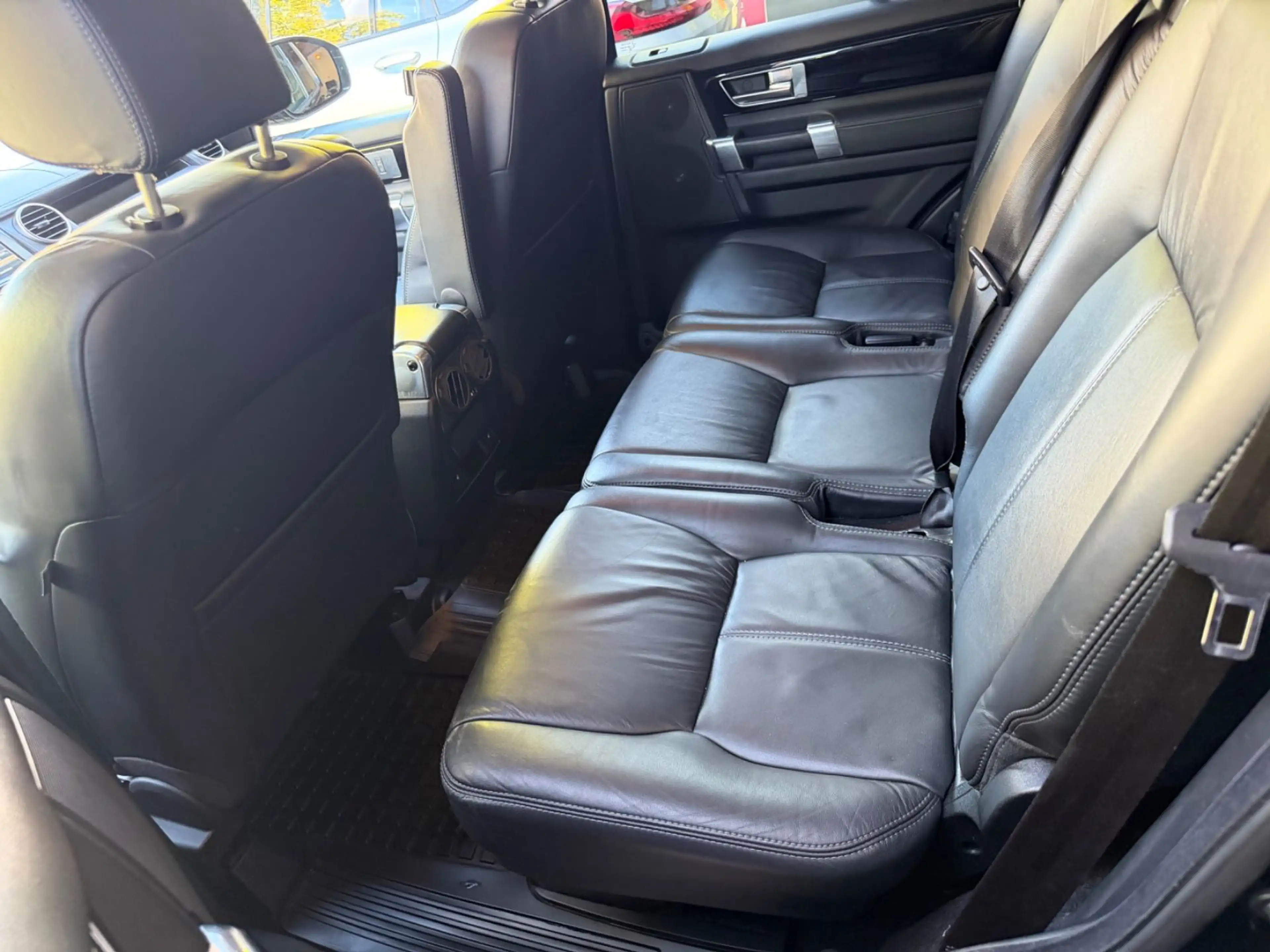 Land Rover Discovery 4 HSE SDV6 /// 1 Hand /// 7 Sitze /// — photo 13