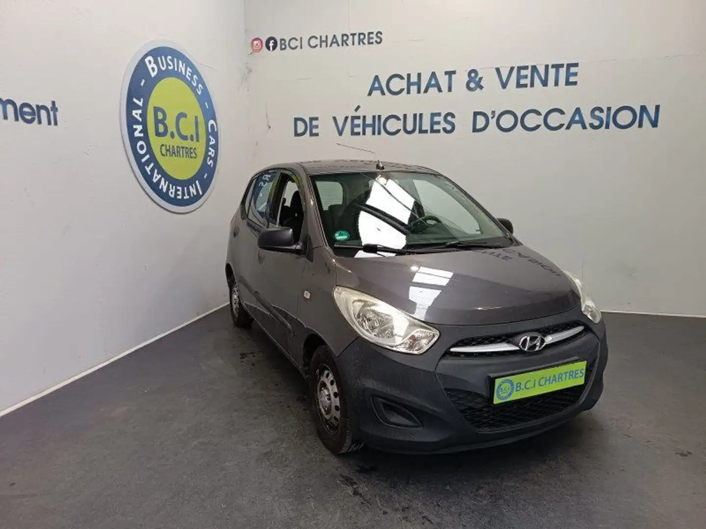 Hyundai i10 1.1 BASE Gris - 2