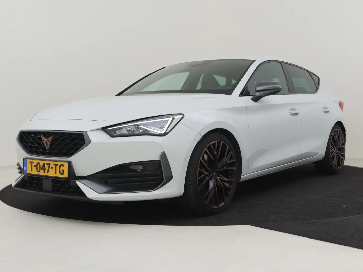 CUPRA Leon 2.0 TSI 300pk 7-DSG Performance | Dodehoek detecti Wit - 1
