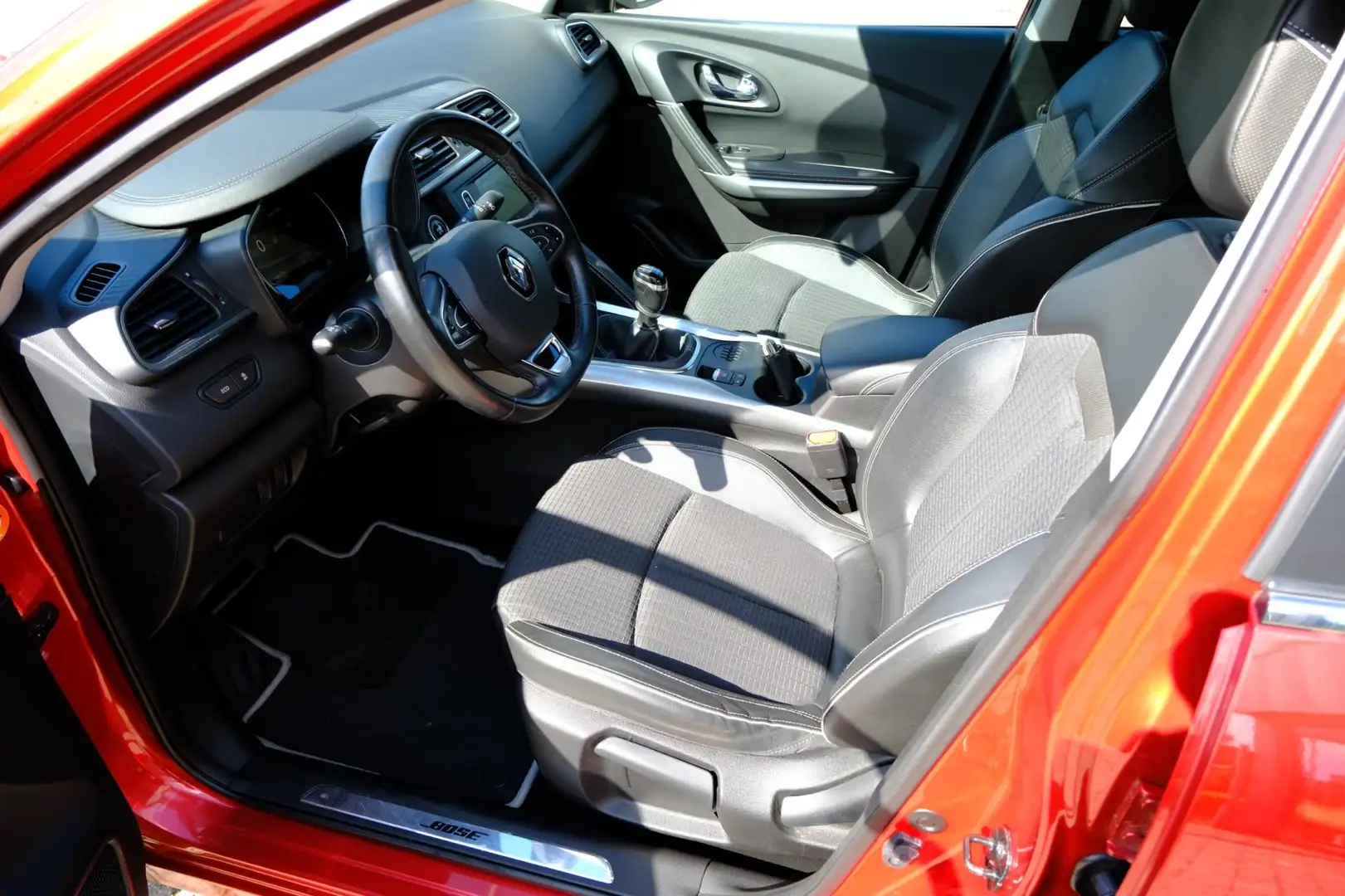 Renault Kadjar 1.2 TCe Bose Pano|Navi|Half Leder|LMV|Cam Rood - 2