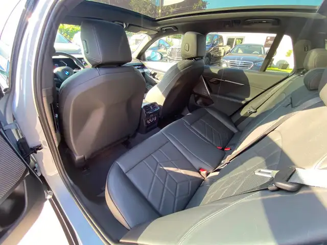 BMW M view 11