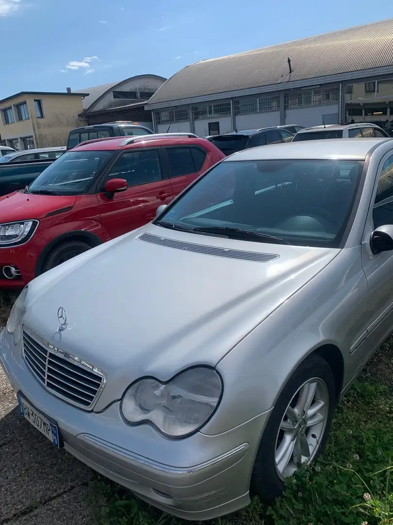 Mercedes-Benz C 200 Classe C - W203 2000 Berlina k tps Avantgarde Argento - 2