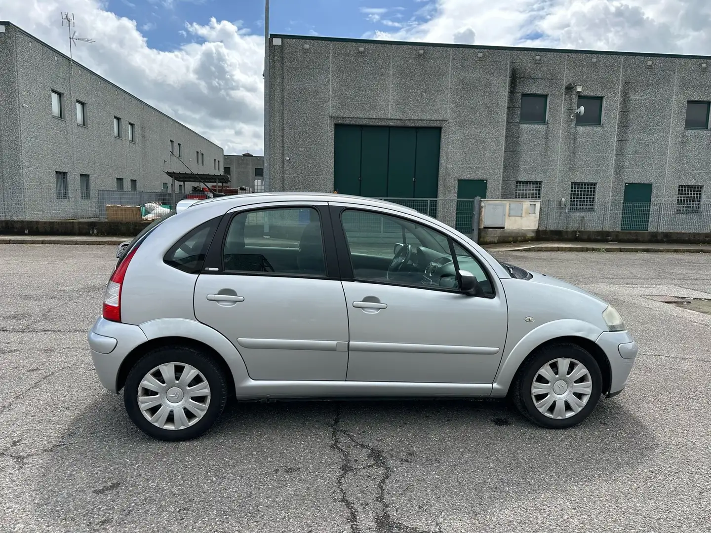 Citroen C3 1.4 hdi Cashmere 70cv Grigio - 2
