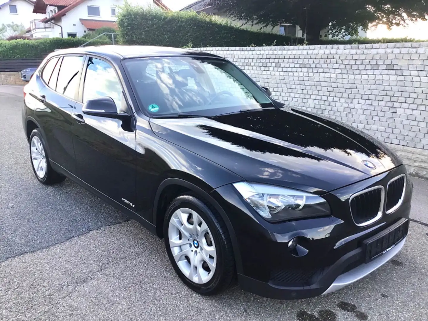 BMW X1 18d xDrive Allrad - Facelift * Modell 2014 ! Zwart - 1