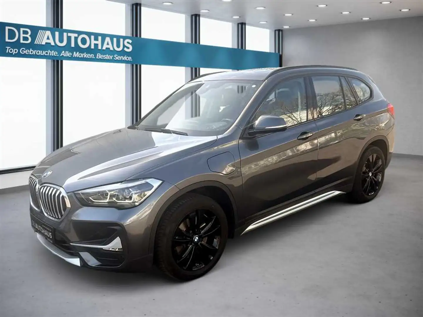 BMW X1 xDrive 25e xLine Steptronic Grau - 1
