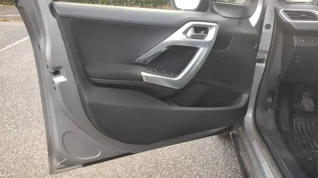 Peugeot 2008 view 7