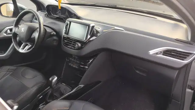 Peugeot 2008 view 10