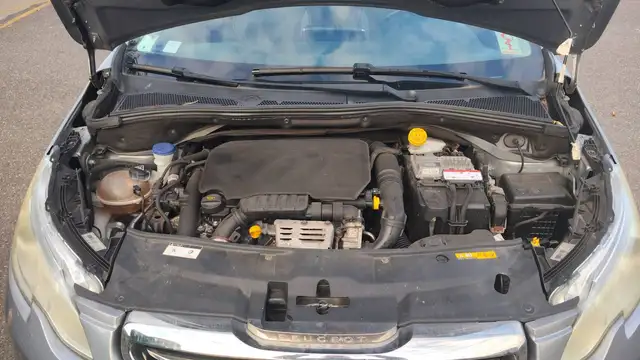 Peugeot 2008 view 15