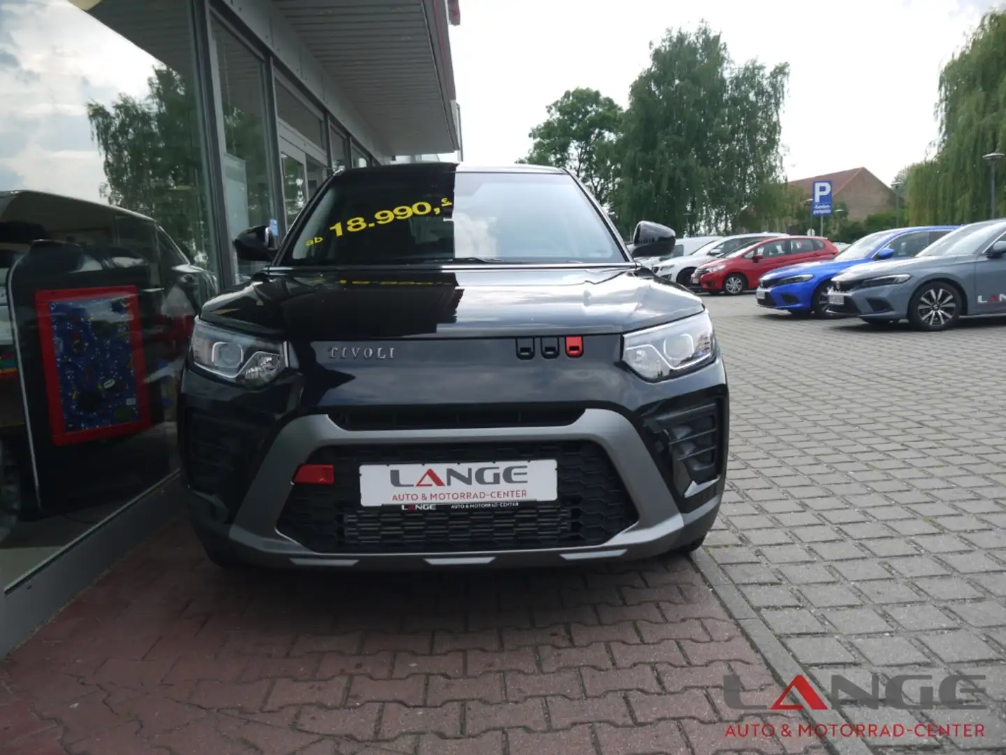 KGM Tivoli 1.5 T-GDi Nomad Navi SHZ Temp Tel.-Vorb. PDC Regen Schwarz - 2