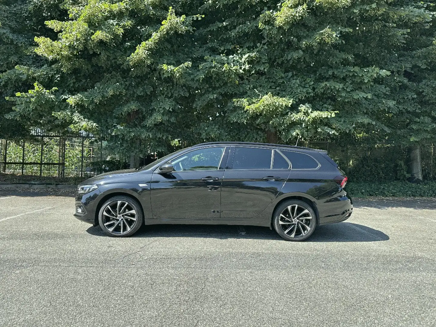 Fiat Tipo 1.6 Mjt 130cv S&S City Sport Černá - 2