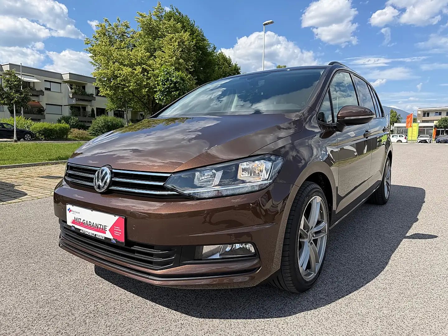 Volkswagen Touran Comfortline 1,6 SCR TDI DSG Massage Klimaautoma... Braun - 1