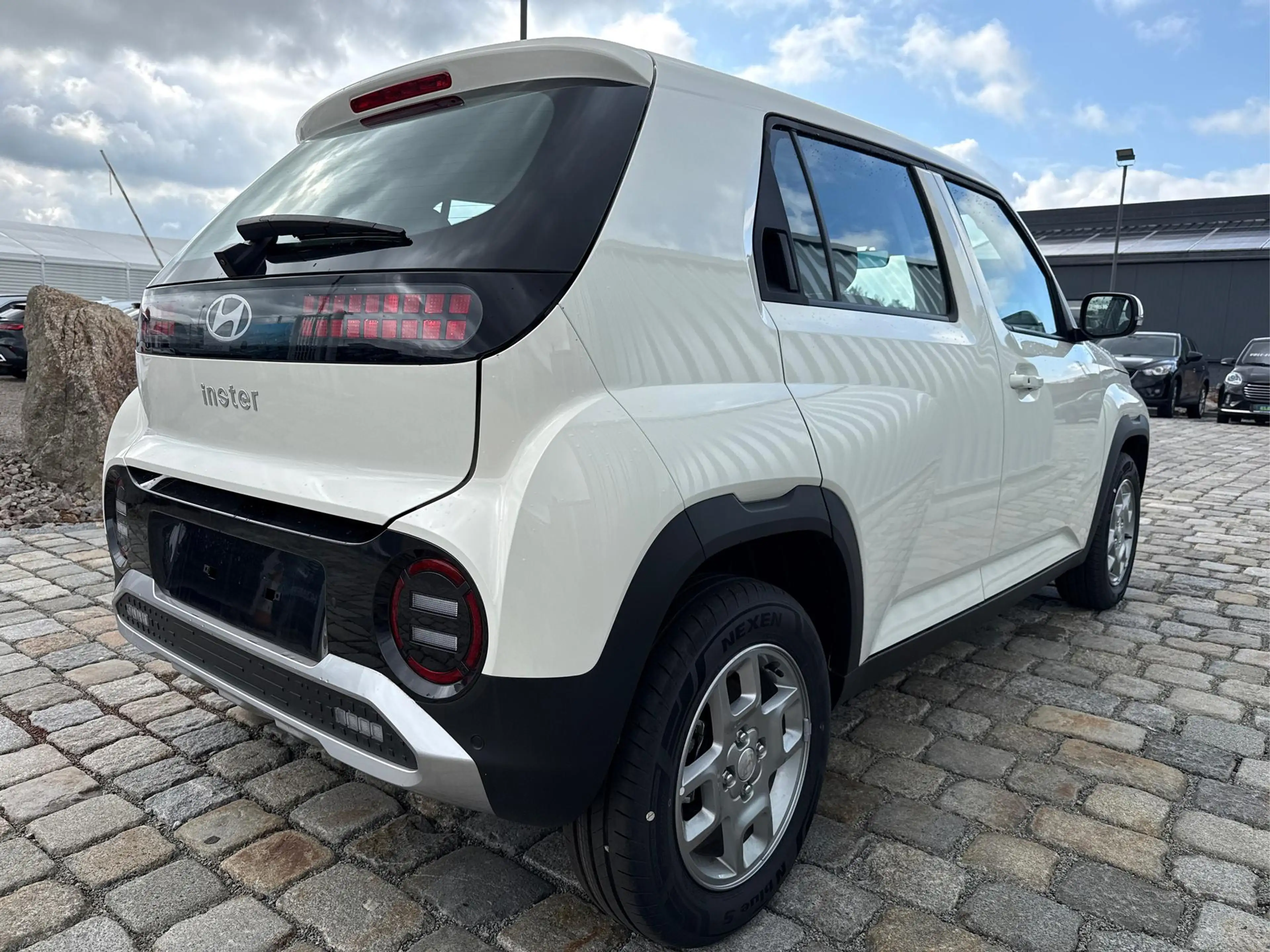 Hyundai Inster 42 kWh FÖRDERF.-NAVI-15" Felgen-Rückfahrkamera-... — photo 6
