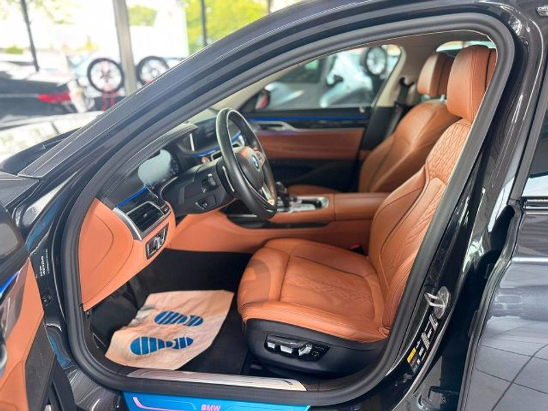 BMW 745 e Exterieurdesign Pure Excellence°Head up° — photo 7